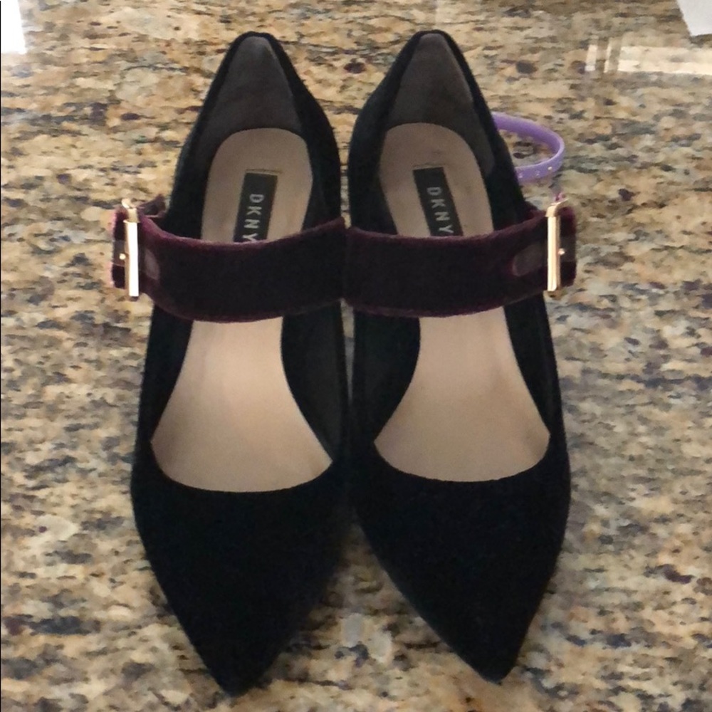 Suede pumps